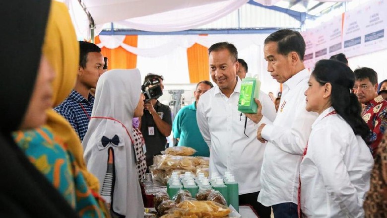 Tim Istana Tidak Kompak Soal Sumber Dana Jokowi Borong Sabun Cuci Senilai Rp 2 Miliar
